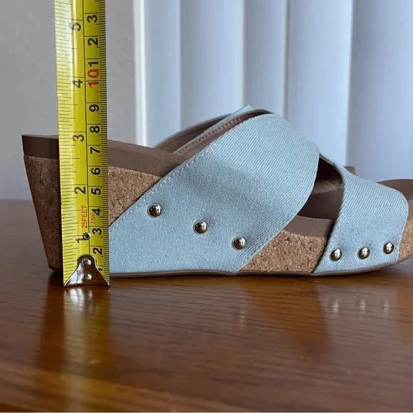 Corkys Bonnie Studded Wedge Sandal Light Blue Denim Size 9 - Picture 13 of 15